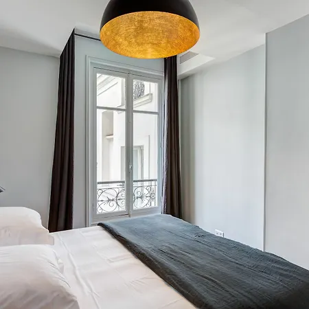 Apartment Drouot Luxe Paris